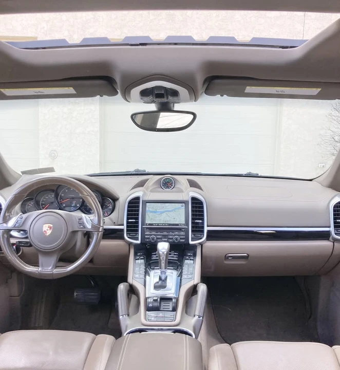 2014 Porsche 958 Cayenne - Image 9 of 17
