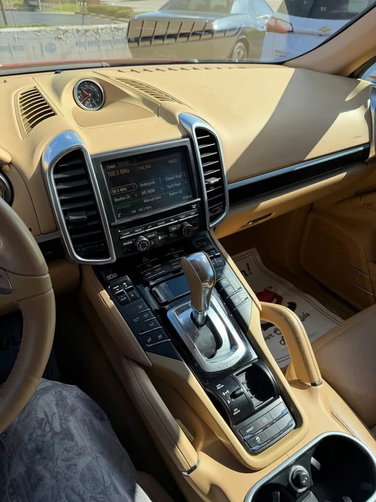 2014 Porsche 958 Cayenne - Image 9 of 16