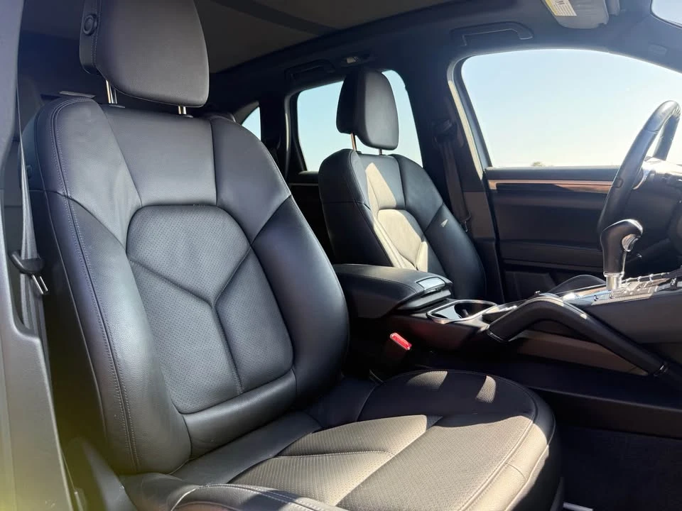 2014 Porsche 958 Cayenne - Image 16 of 20