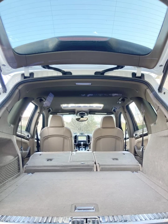 2014 Porsche 958 Cayenne - Image 16 of 17