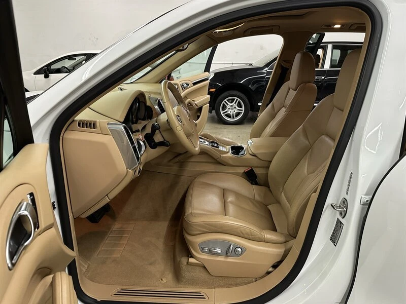 2014 Porsche 958 Cayenne - Image 10 of 20