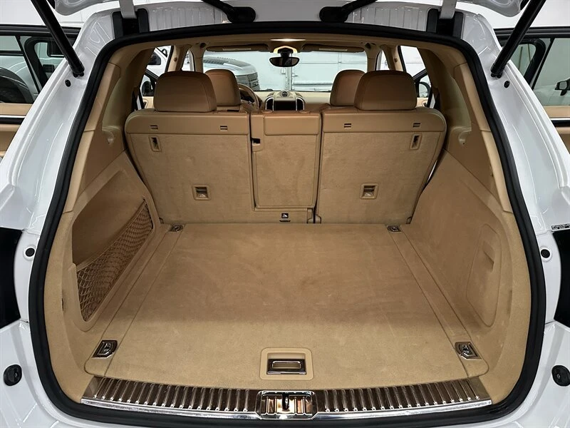 2014 Porsche 958 Cayenne - Image 14 of 20