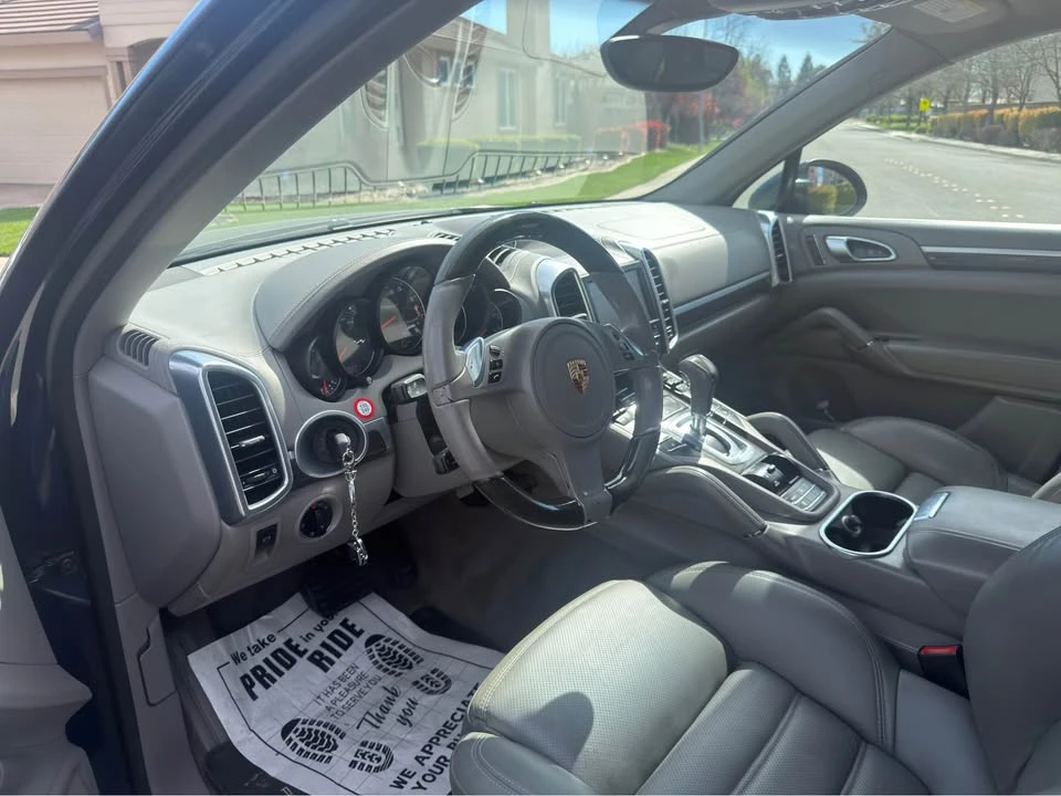 2014 Porsche 958 Cayenne - Image 9 of 17