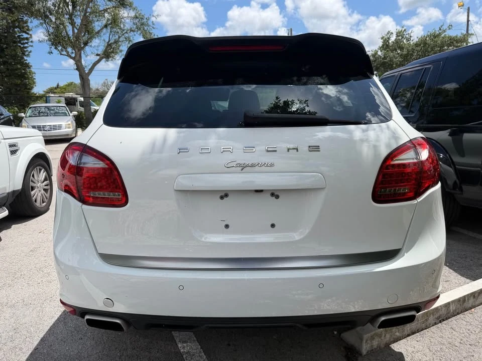 2014 Porsche 958 Cayenne - Image 3 of 5