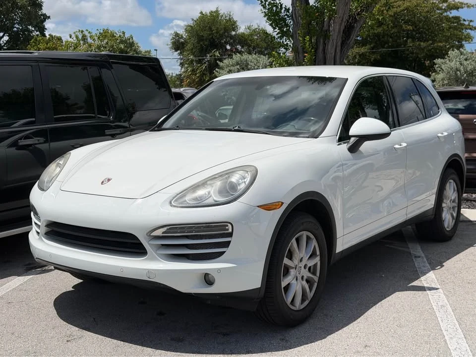 2014 Porsche 958 Cayenne - Image 2 of 5