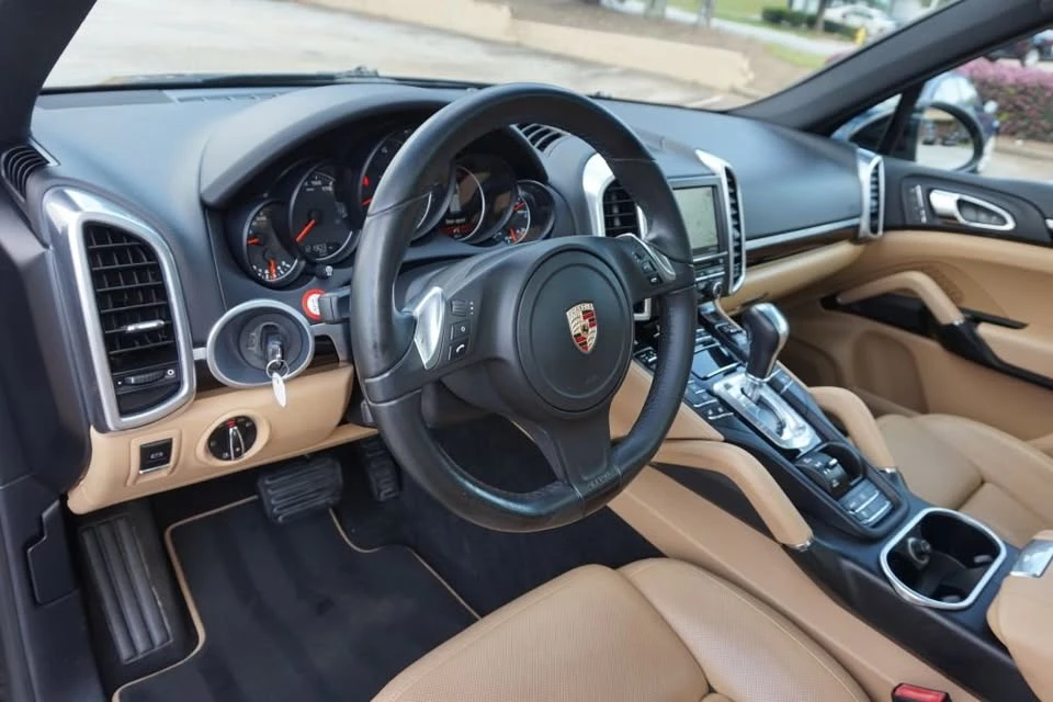 2014 Porsche 958 Cayenne - Image 16 of 20