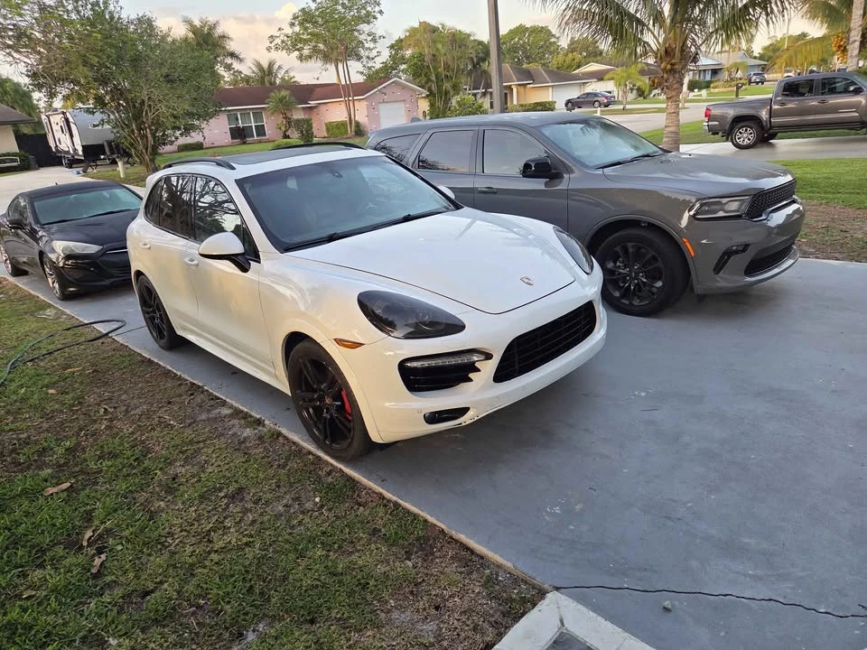 2014 Porsche 958 Cayenne Turbo S - Image 18 of 19