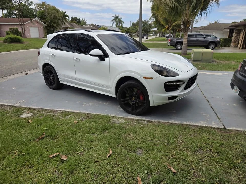 2014 Porsche 958 Cayenne Turbo S - Image 9 of 19