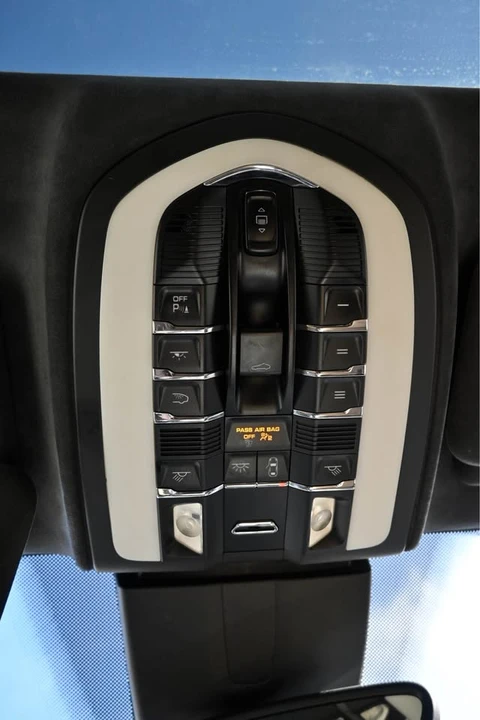 2014 Porsche 958 Cayenne Turbo - Image 10 of 17