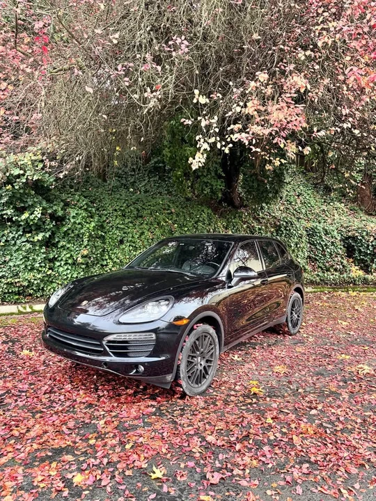 2014 Porsche 958 Cayenne - Image 2 of 13