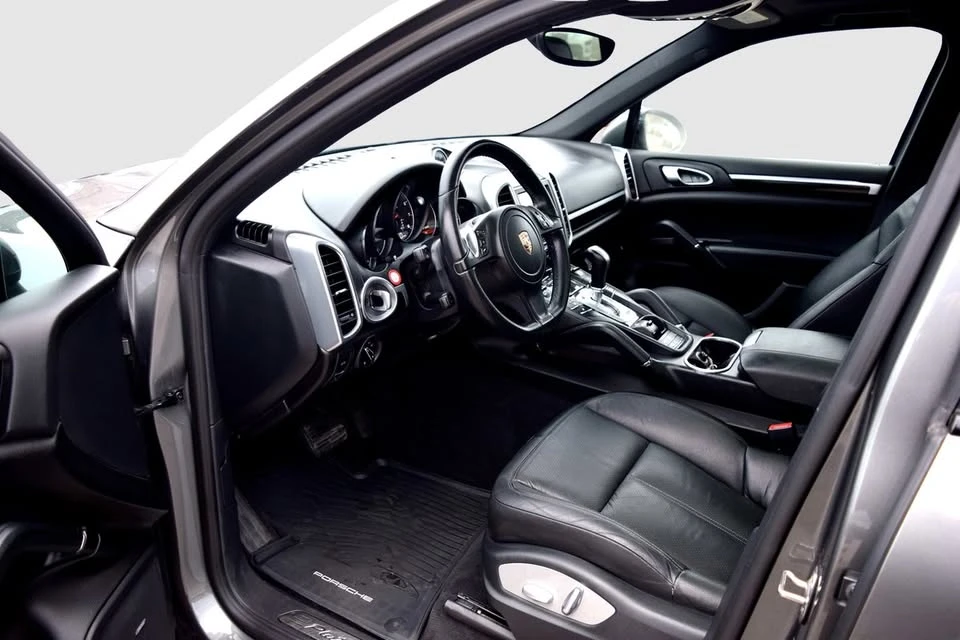 2014 Porsche 958 Cayenne - Image 9 of 19