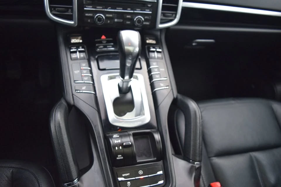 2014 Porsche 958 Cayenne - Image 12 of 19