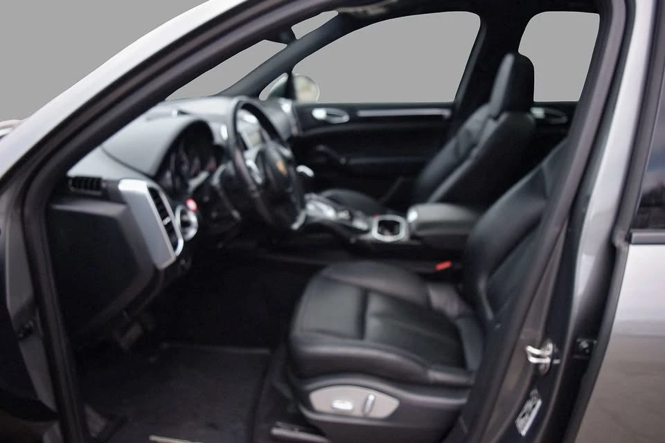 2014 Porsche 958 Cayenne - Image 10 of 19