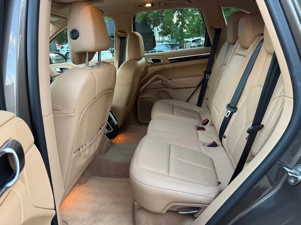 2014 Porsche 958 Cayenne - Image 13 of 18