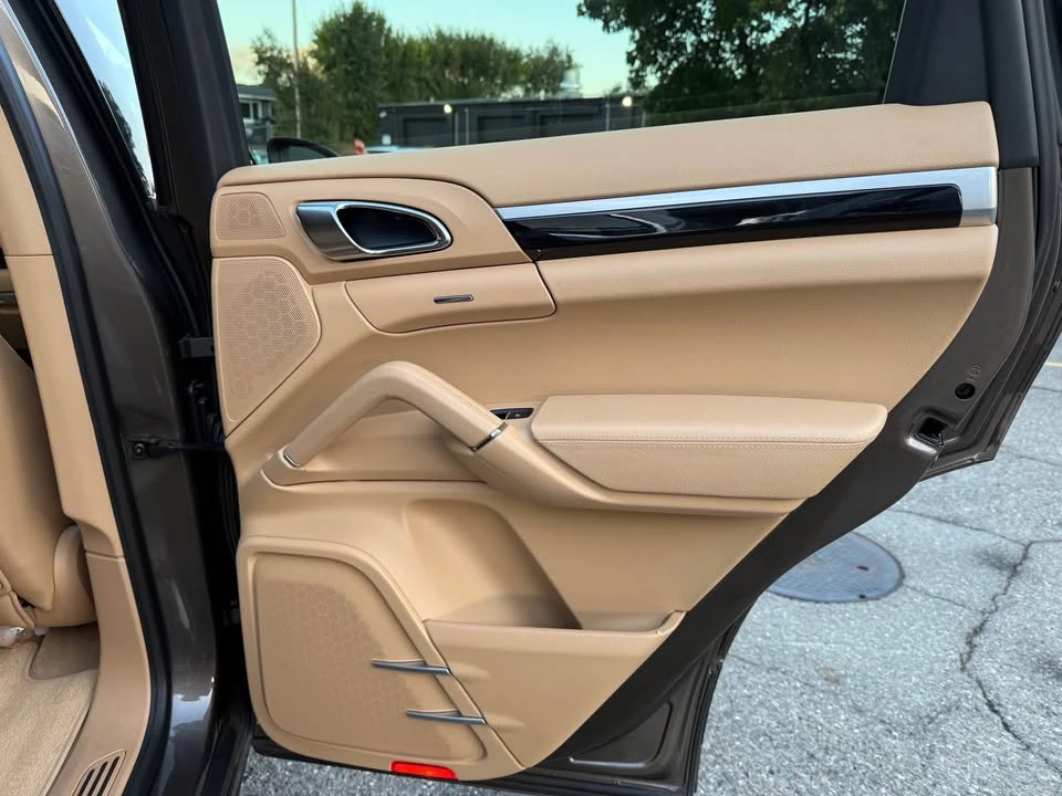 2014 Porsche 958 Cayenne - Image 14 of 18