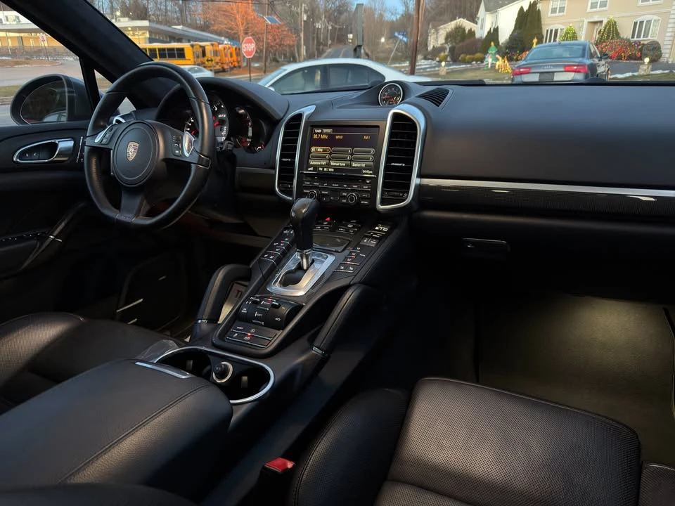 2014 Porsche 958 Cayenne - Image 10 of 11