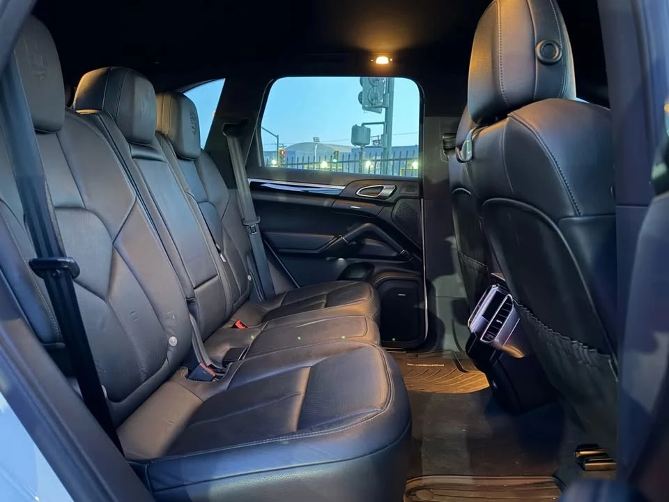 2014 Porsche 958 Cayenne - Image 11 of 20