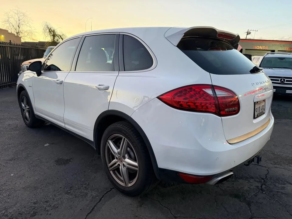 2014 Porsche 958 Cayenne - Image 7 of 20