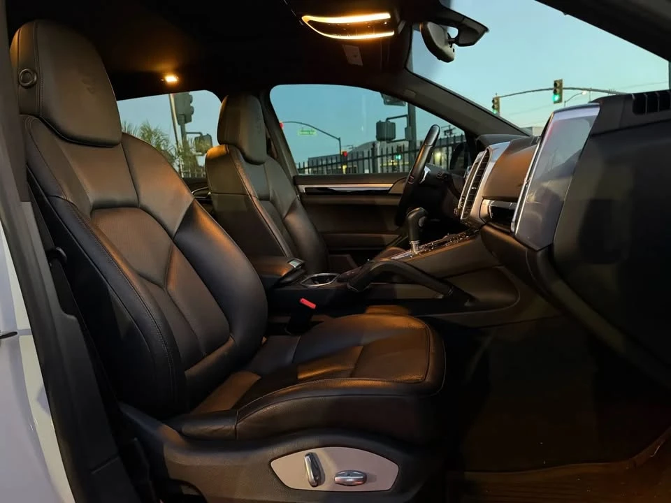 2014 Porsche 958 Cayenne - Image 14 of 20