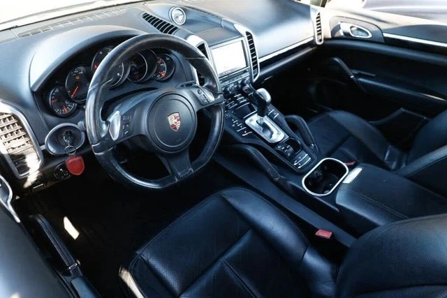 2014 Porsche 958 Cayenne - Image 13 of 20