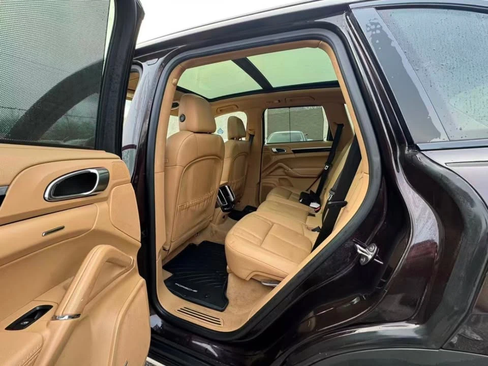 2014 Porsche 958 Cayenne - Image 8 of 9