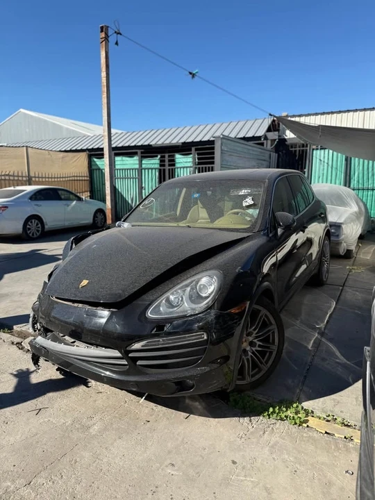 2014 Porsche 958 Cayenne - Image 4 of 10