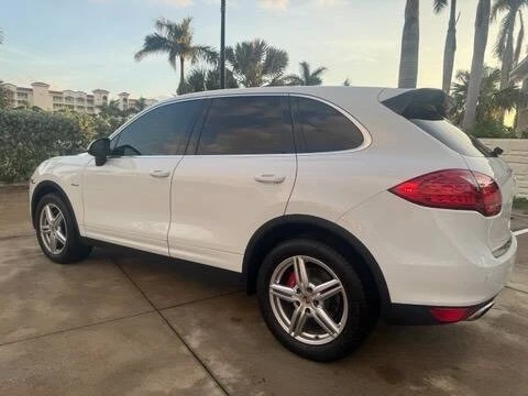 2014 Porsche 958 Cayenne Diesel - Image 2 of 12