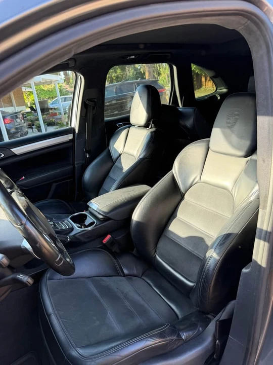 2014 Porsche 958 Cayenne GTS - Image 2 of 5