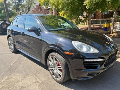 2014 Porsche Cayenne GTS