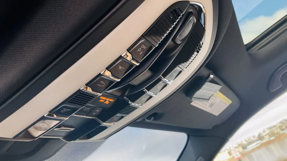 2014 Porsche 958 Cayenne - Image 16 of 19