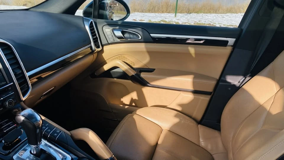 2014 Porsche 958 Cayenne - Image 11 of 19