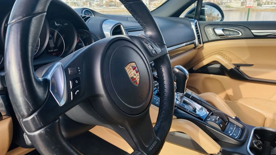 2014 Porsche 958 Cayenne - Image 17 of 19