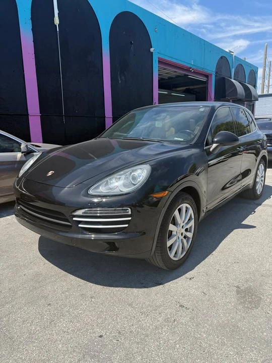 2014 Porsche 958 Cayenne - Image 3 of 17