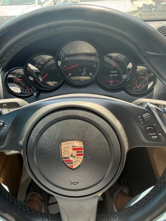 2014 Porsche 958 Cayenne - Image 7 of 17