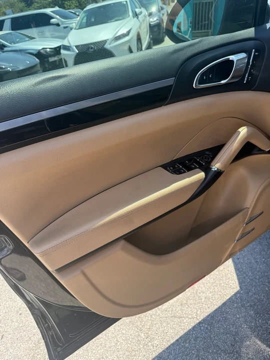 2014 Porsche 958 Cayenne - Image 17 of 17