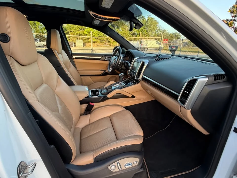 2014 Porsche 958 Cayenne - Image 9 of 13