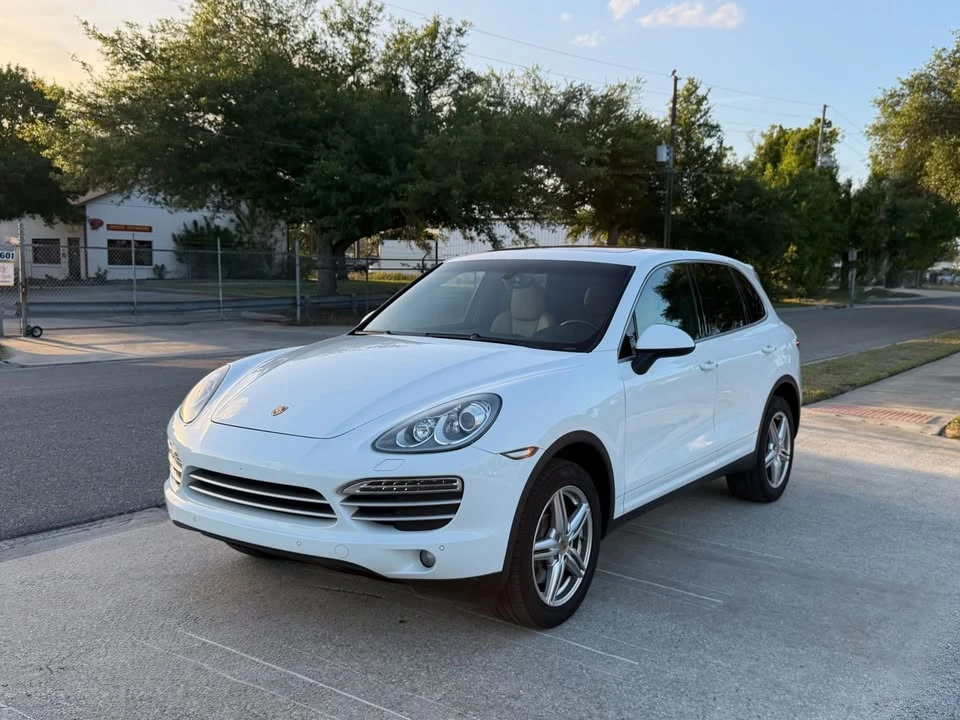 2014 Porsche 958 Cayenne - Image 2 of 13