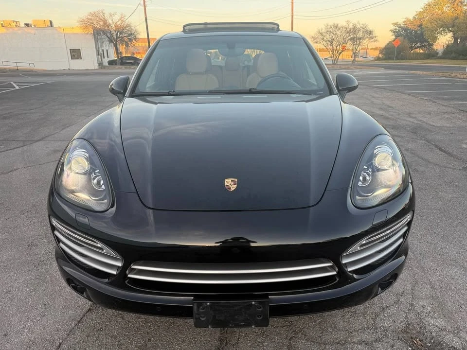 2014 Porsche 958 Cayenne - Image 2 of 10