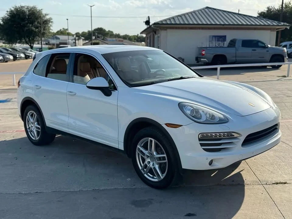 2014 Porsche 958 Cayenne - Image 2 of 15