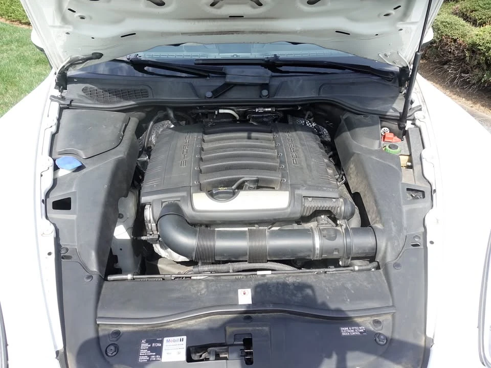 2014 Porsche Cayenne - Image 16 of 19