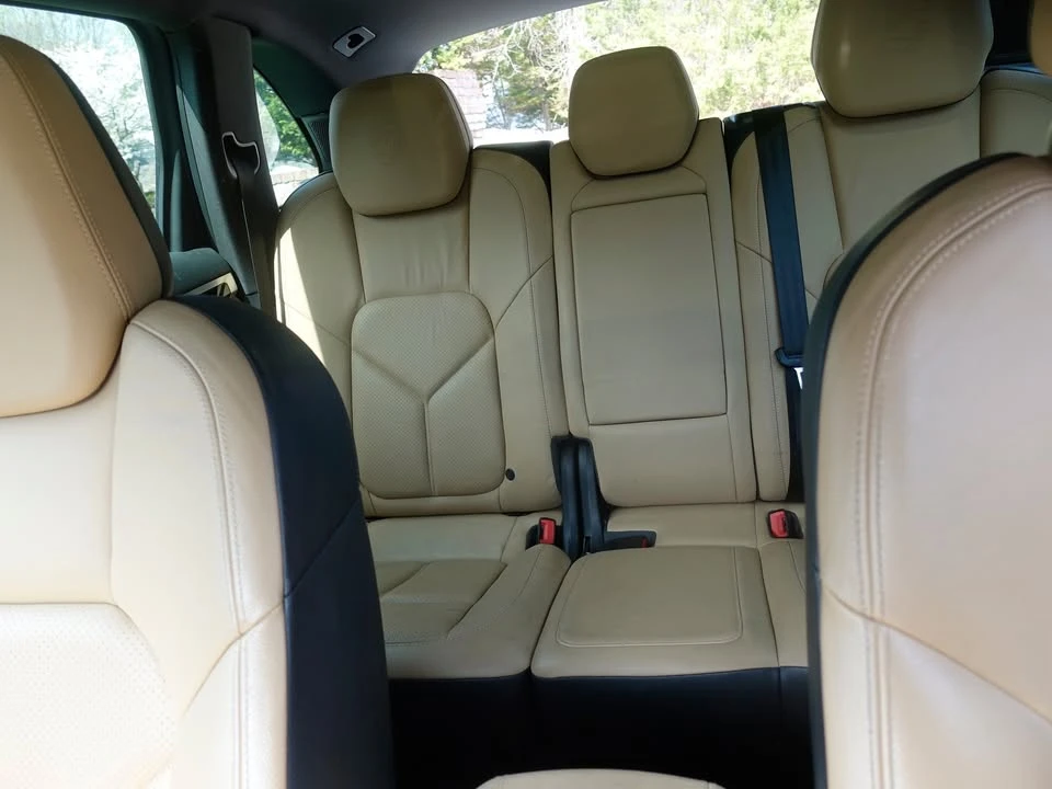 2014 Porsche Cayenne - Image 15 of 19
