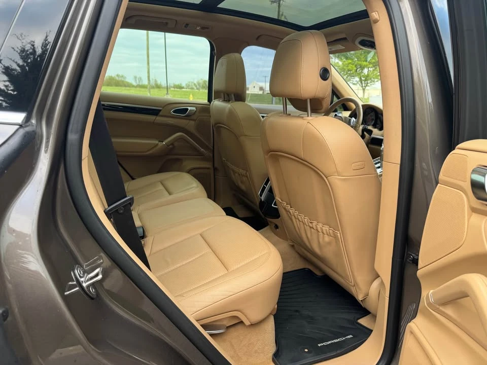 2014 Porsche 958 Cayenne S - Image 16 of 19