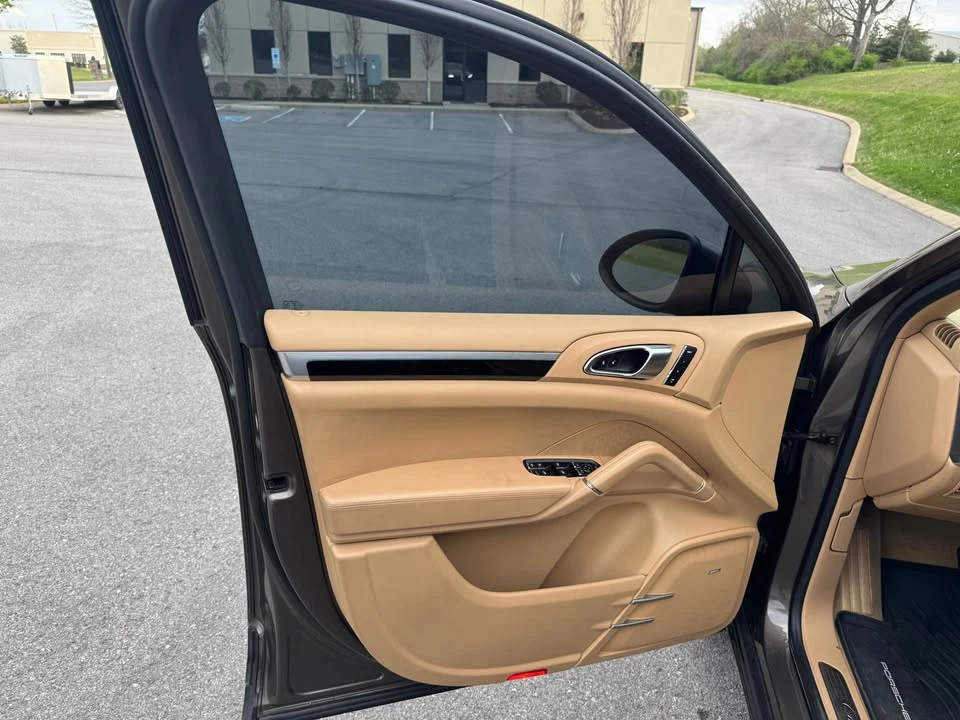2014 Porsche 958 Cayenne S - Image 11 of 19