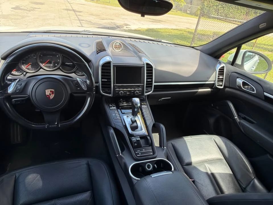 2014 Porsche 958 Cayenne S - Image 5 of 6