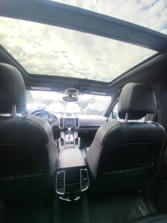 2014 Porsche 958 Cayenne S - Image 5 of 13