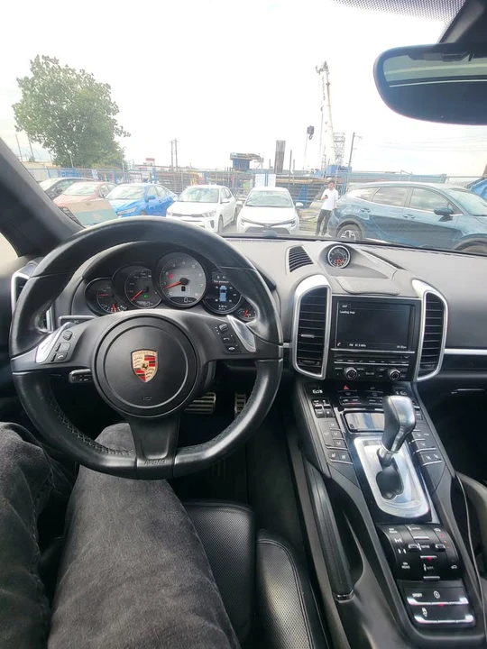 2014 Porsche 958 Cayenne S - Image 2 of 13