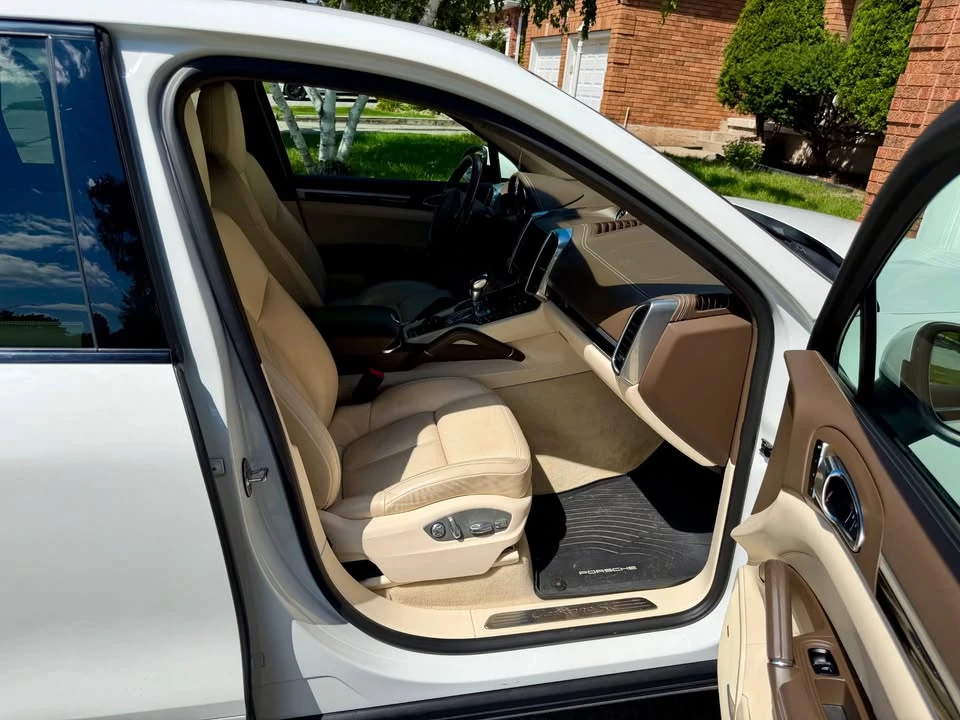 2014 Porsche 958 Cayenne S - Image 8 of 14