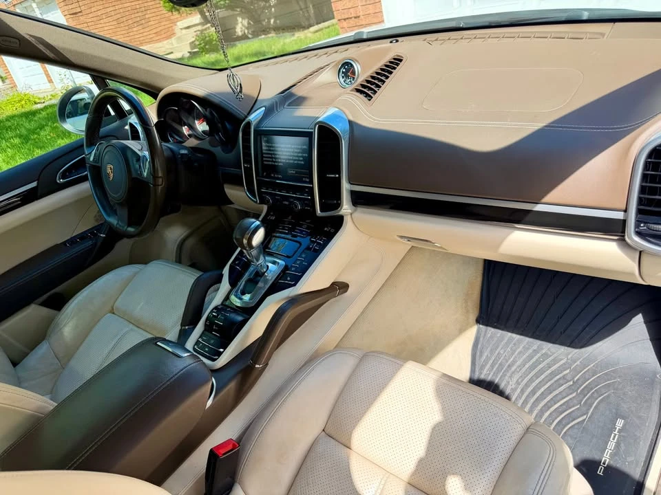 2014 Porsche 958 Cayenne S - Image 9 of 14