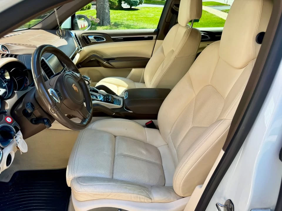 2014 Porsche 958 Cayenne S - Image 10 of 14
