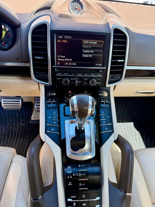 2014 Porsche 958 Cayenne S - Image 13 of 14
